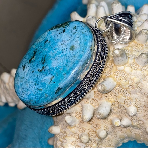 Burmese Turquoise Gemstone statement pendant - Picture 4 of 6